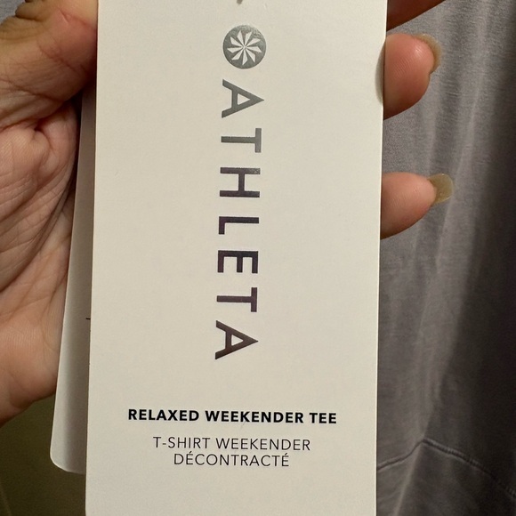 NWT Athleta Relaxed Weekender Tee - Picture 4 of 5